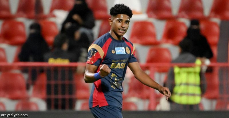 ضمك يرسل الرائد إلى «يلو»