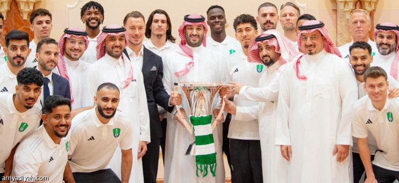 ولي العهد يستقبل أبطال نخبة آسيا في جدة