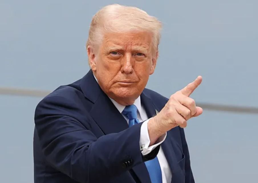 ترامب يلمح إلى تخفيف العقوبات الأمريكية على سوريا بعد طلب من أردوغان