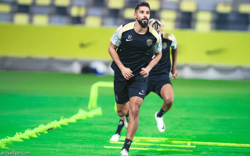 الاتحاد.. الشهري يلامس الكرة.. ومناورة تفتح ملف «الحاسمة»