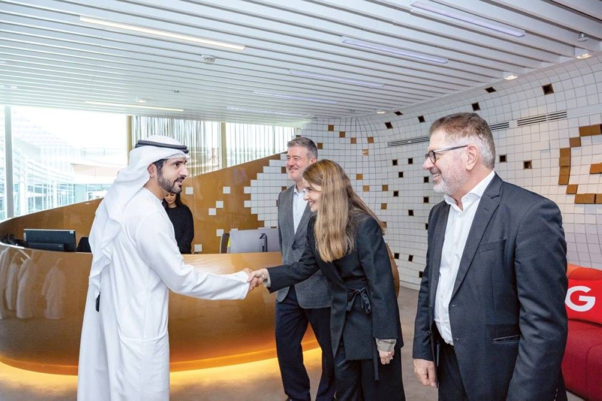 حمدان بن محمد : الإمارات شريك فاعل في قيادة التحولات الكبرى بالقطاعين الرقمي والتكنولوجي عالمياً