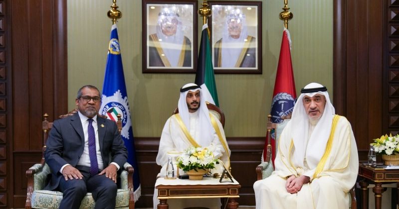 رئيس مجلس الوزراء بالإنابة يبحث مع وزير خارجية المالديف العلاقات الثنائية وقضايا إقليمية ودولية