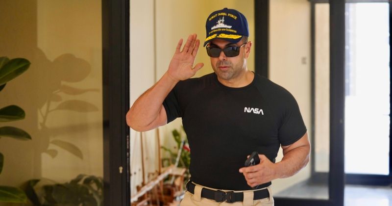 نائب رئيس الأركان خلال زيارة الوحدات البحرية