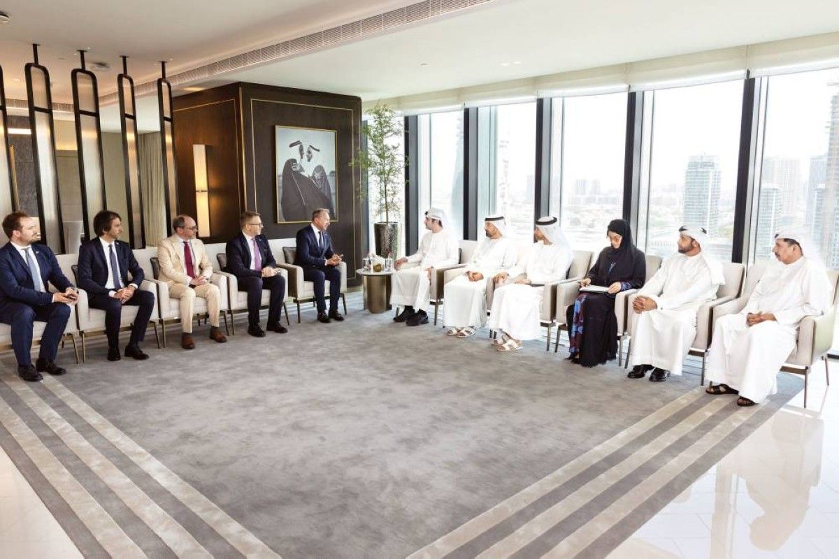 مكتوم بن محمد: الإمارات تواصل مد جسور التعاون مع العالم