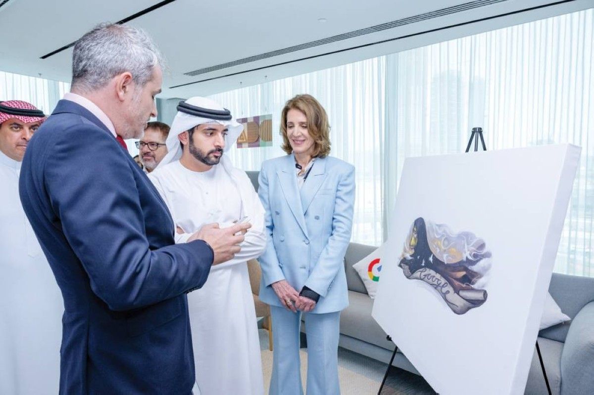 حمدان بن محمد : الإمارات شريك فاعل في قيادة التحولات الكبرى بالقطاعين الرقمي والتكنولوجي عالمياً