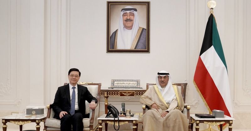 سمو ولي العهد يستقبل رئيس منطقة هونغ كونغ الإدارية بمناسبة زيارته للبلاد