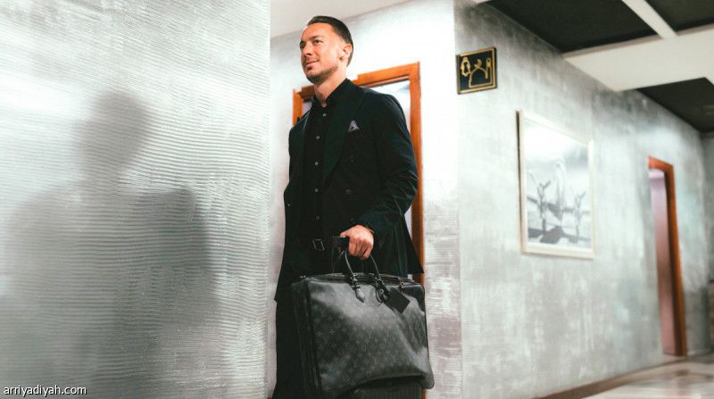 الأهلي يبقي على يايسله