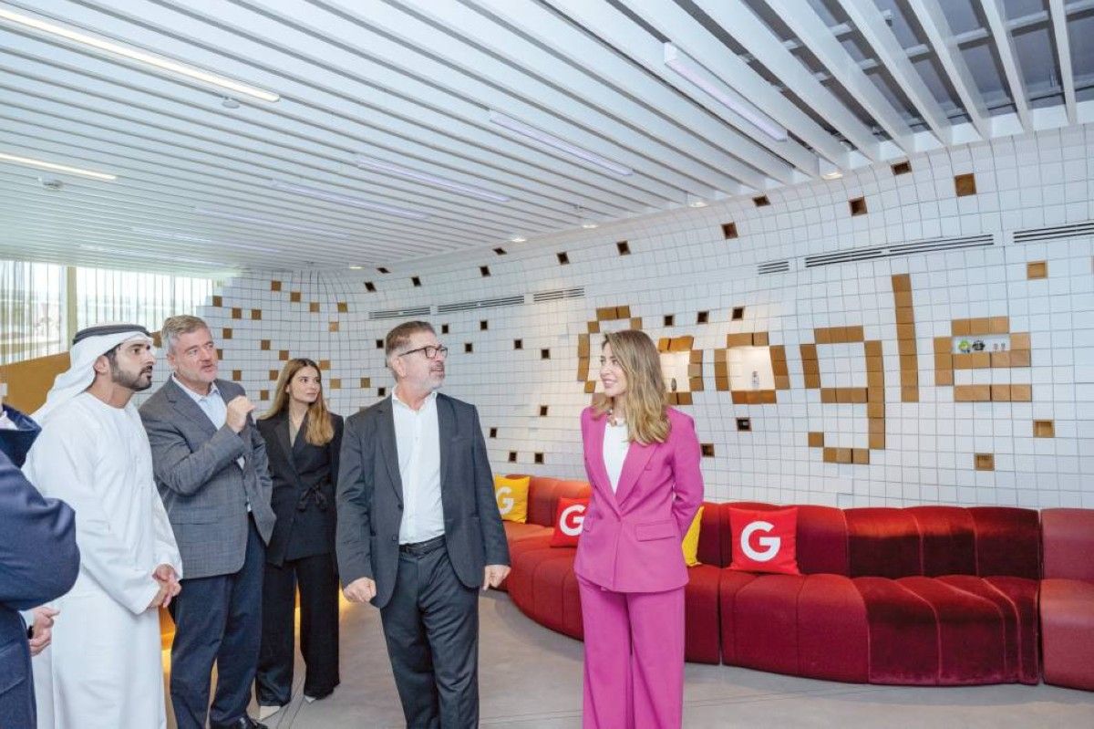 حمدان بن محمد : الإمارات شريك فاعل في قيادة التحولات الكبرى بالقطاعين الرقمي والتكنولوجي عالمياً