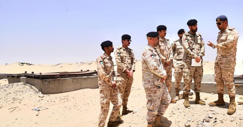 نائب رئيس الأركان خلال الزيارة