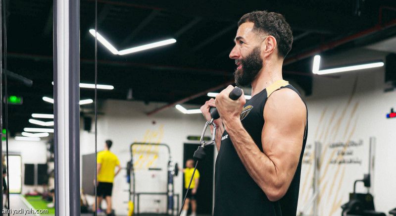 الاتحاد.. بنزيما يكتفي بتدريبات الصالة