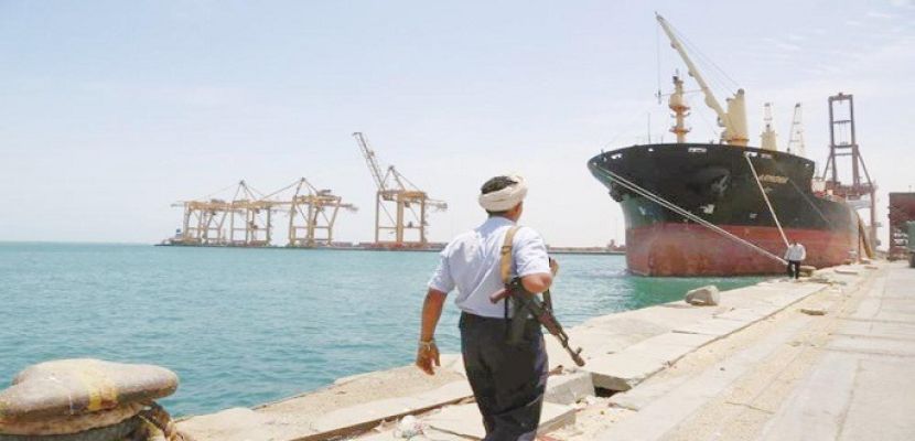 استعدادًا لقصفهم .. إسرائيل تصدر تحذيرًا بإخلاء 3 موانئ فى اليمن