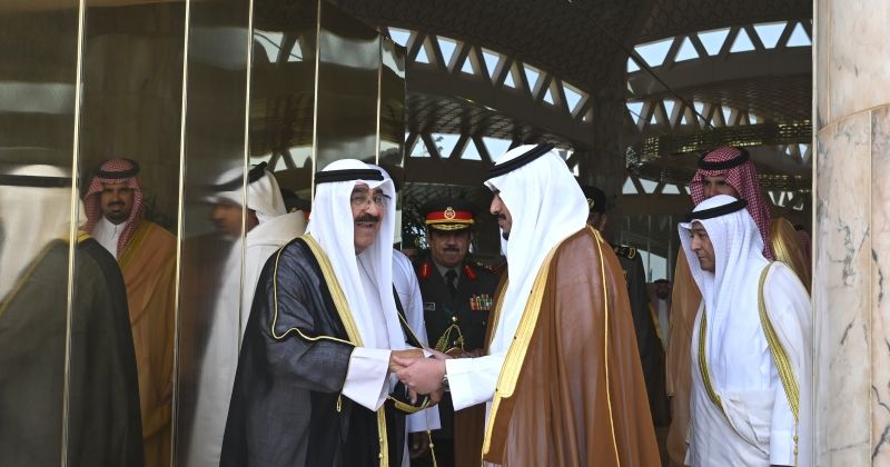 سمو الأمير يصل إلى السعودية للمشاركة في القمة الخليجية الأميركية