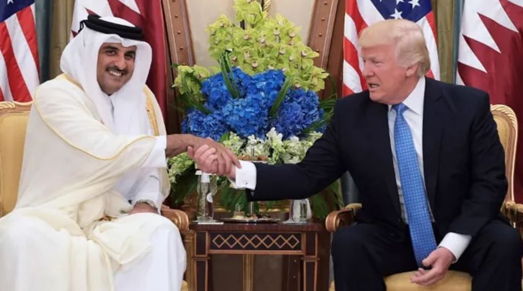 أمير قطر والرئيس الأمريكي يبحثان آخر التطورات الإقليمية والدولية