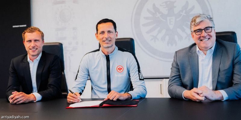 فرانكفورت يجدد عقد توبمولر