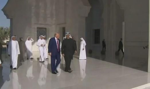 ولي عهد أبو ظبي والرئيس الأمريكي يزوران مسجد الشيخ زايد الكبير