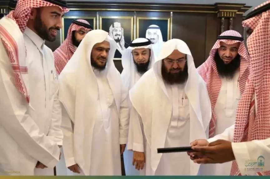 المسجد النبوي يطلق «المساعد الذكي».. نقلة نوعية في خدمات الذكاء الاصطناعي للزوار