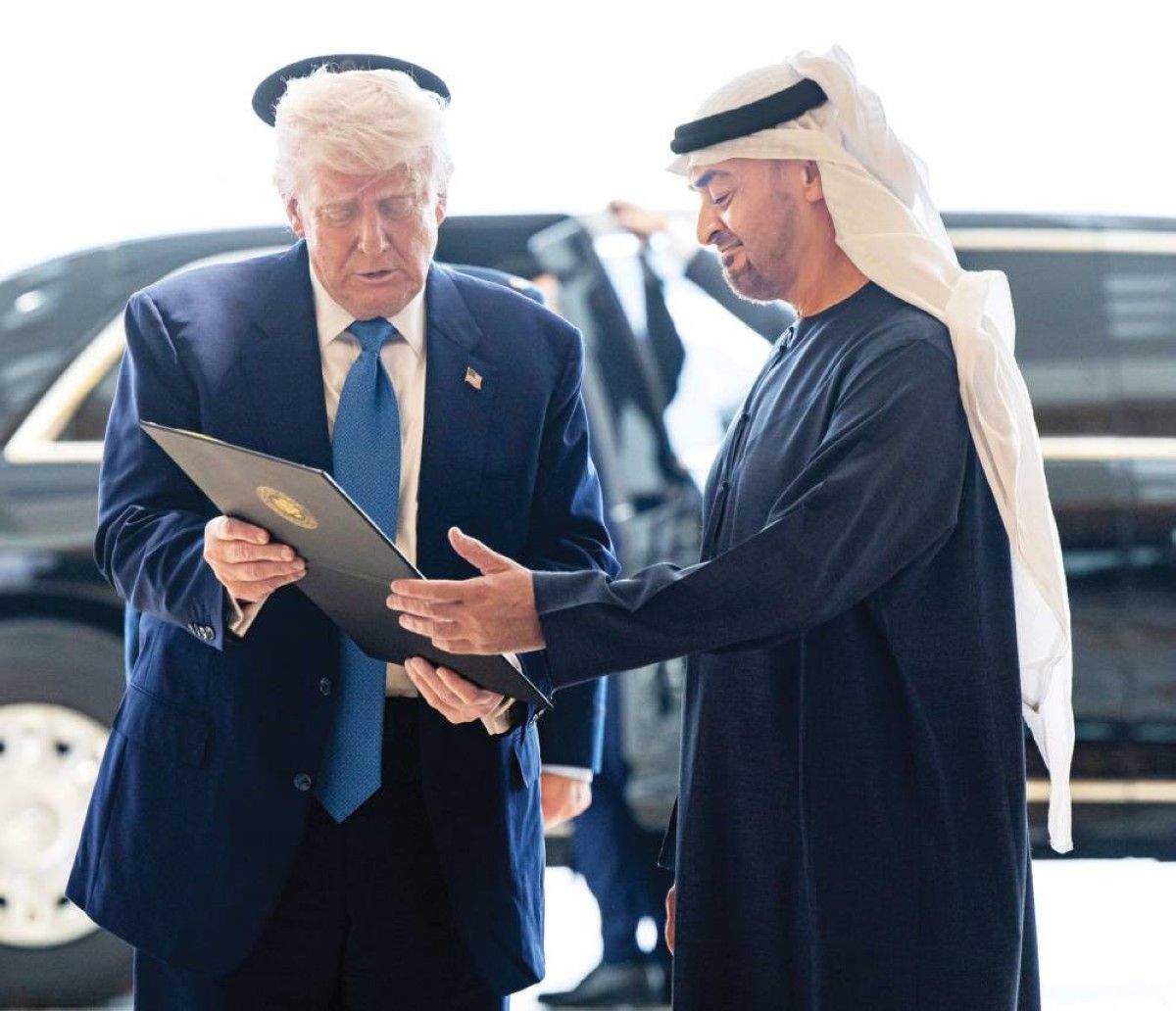 رئيس الدولة يودع الرئيس الأمريكي في ختام زيارته إلى الإمارات