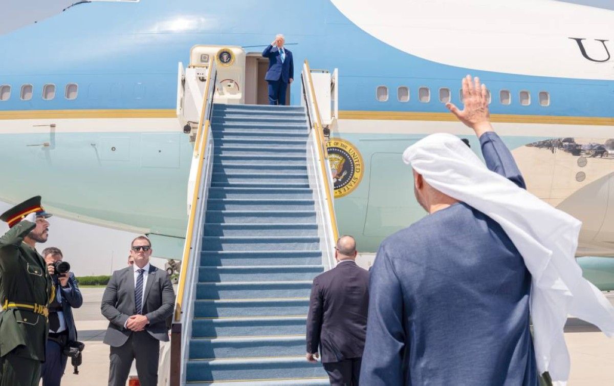 رئيس الدولة يودع الرئيس الأمريكي في ختام زيارته إلى الإمارات