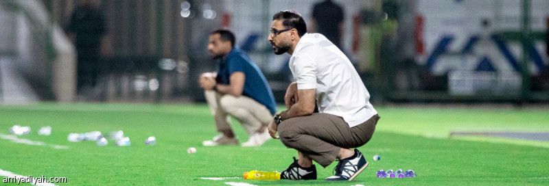 الشهري ينافس 4 على جائزة أفضل مدرب