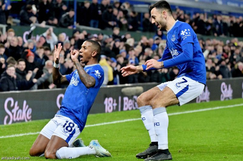 أشلي.. الموسم الأخير مع إيفرتون