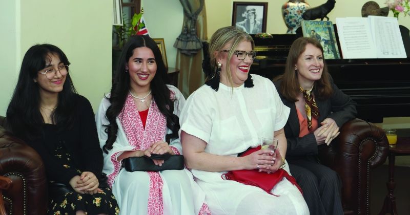 بليندا لويس: «الديوانية النسائية» احتفاء بريطاني بيوم المرأة الكويتية