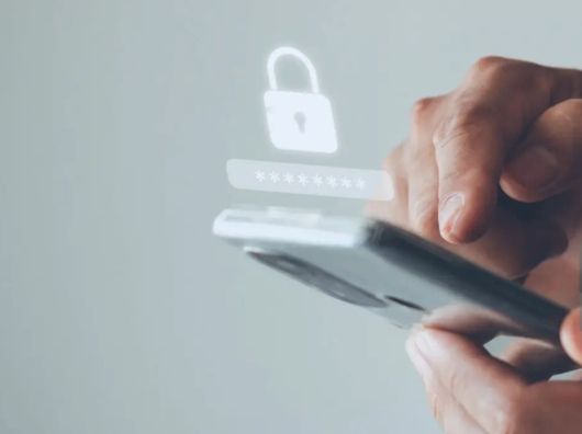 كيف أحمي هاتفي من الاختراق بدون برامج