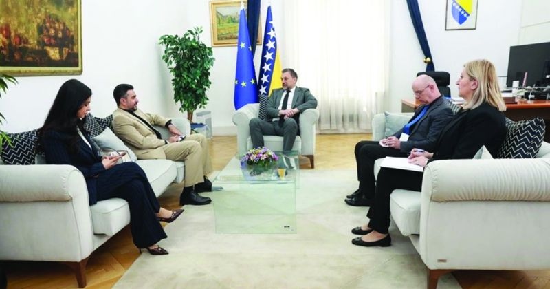 السفير البناي خلال اللقاء مع وزير خارجية البوسنة