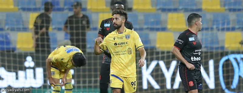 المرة الأولى.. التعاون يكسب الرياض