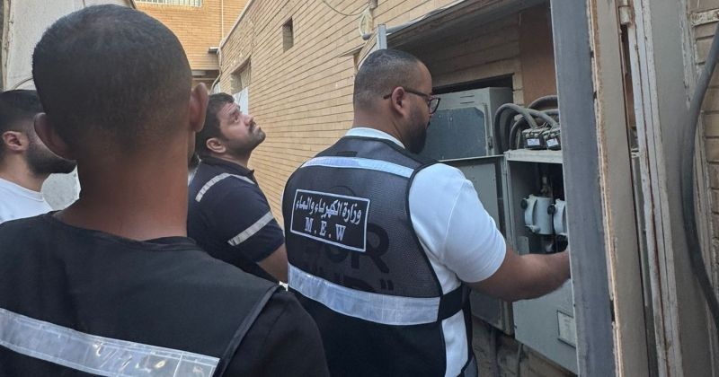 البلدية: قطع الكهرباء عن 5 عقارات لسكن العزاب في الرميثية وسلوى والسالمية