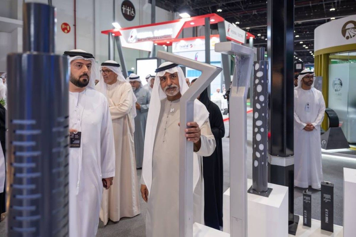 نهيان بن مبارك يواصل زياراته لفعاليات "اصنع في الإمارات 2025"