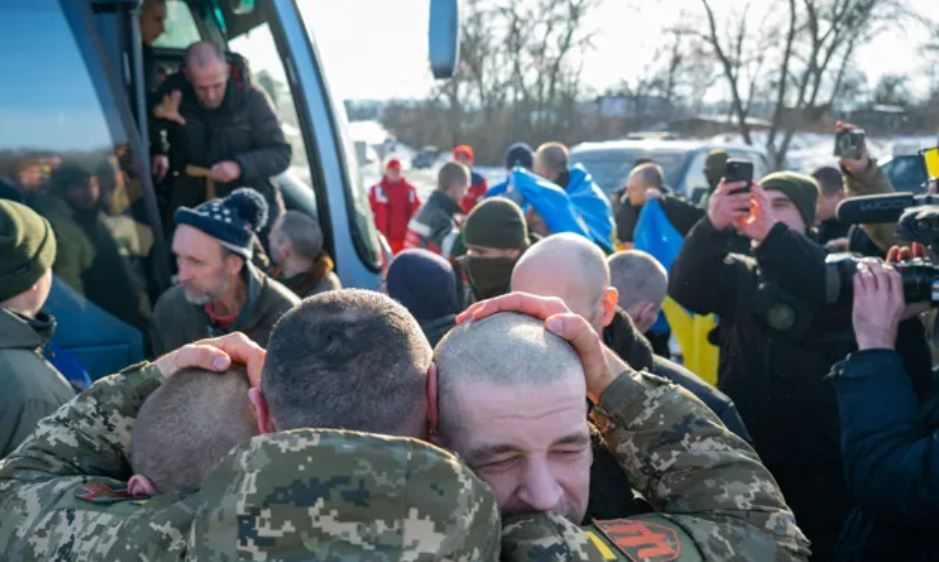 بواقع 390 مدنيا وعسكريا لكل دولة.. روسيا وأوكرانيا تتبادلان 780 أسيرا