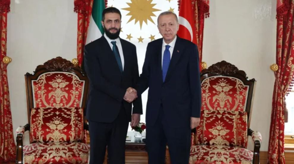 أردوغان يلتقي أحمد الشرع.. ويؤكد دعم بلاده لسوريا ويرحب برفع العقوبات الأمريكية والأوروبية