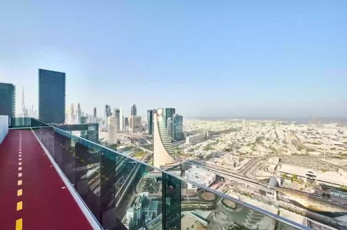 رسمياً.. دبي تتفوق على السعودية وتطلق حافلة متطورة وذكية جداً أفضل من حافلات الرياض