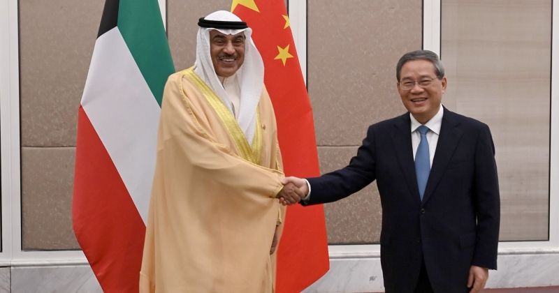 ممثل سمو الأمير يلتقي رئيس مجلس الدولة الصيني في ماليزيا