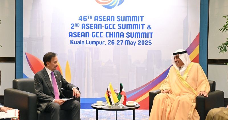 ممثل سمو الأمير يلتقي سلطان بروناي