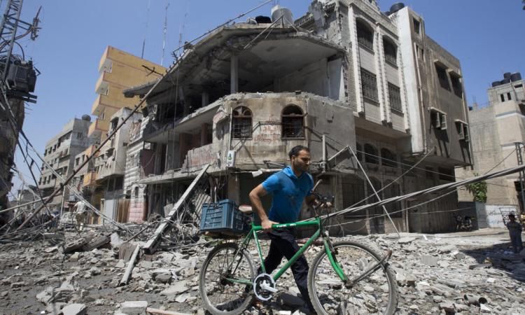 استشهاد 49 فلسطينيًا جراء قصف الاحتلال جباليا ومجزرة حي الدرج