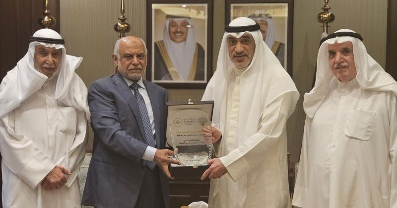 وفقد المنظمة يقدم درعاً تذكارية لليوسف