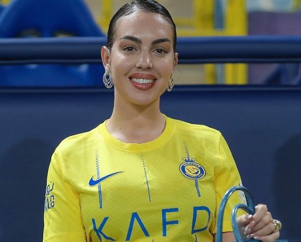 جورجينا تفضح كريستيانو رونالدو على “انستغرام” وتجبره على ترك التدريبات والرد على رسالتها الصادمة!