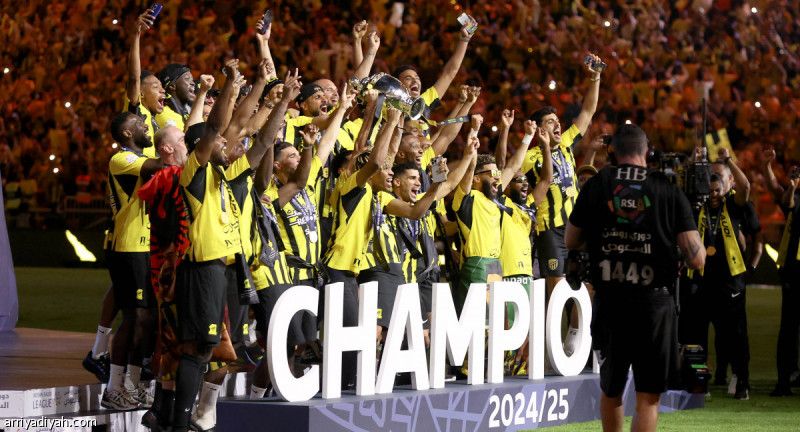 حفل صاخب يزف «روشن» إلى خزانة الاتحاد