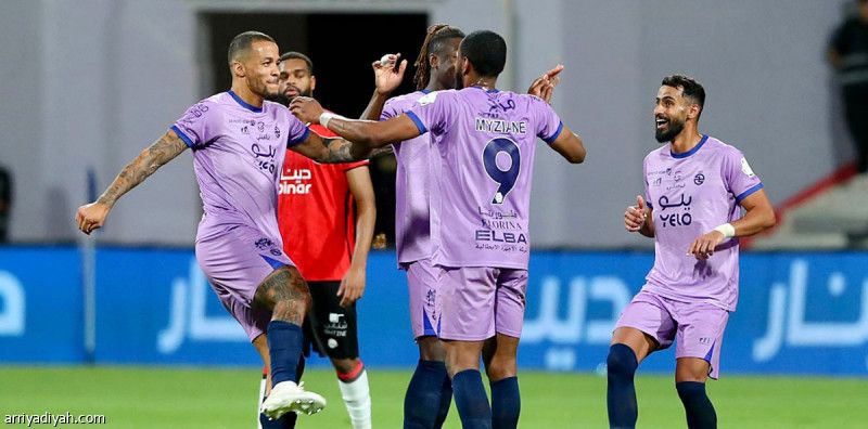 قبل الهبوط.. الرائد يسقط في الاختبار الأخير