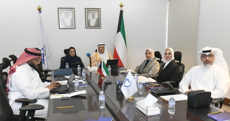 العمر واليحيى خلال الاجتماع