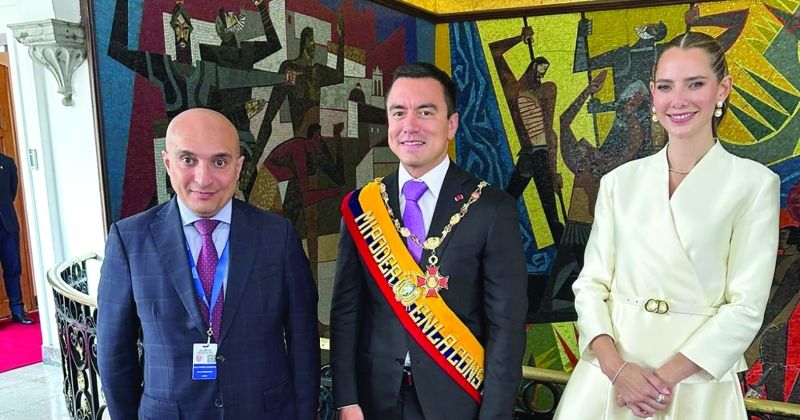 الرئيس نوبوا وحرمه يستقبلان السفير المنصور في القصر الرئاسي