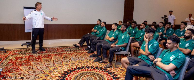 الأخضر يدشن معسكر الشرقية