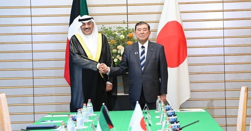 سمو ولي العهد يجري مباحثات رسمية مع رئيس وزراء اليابان