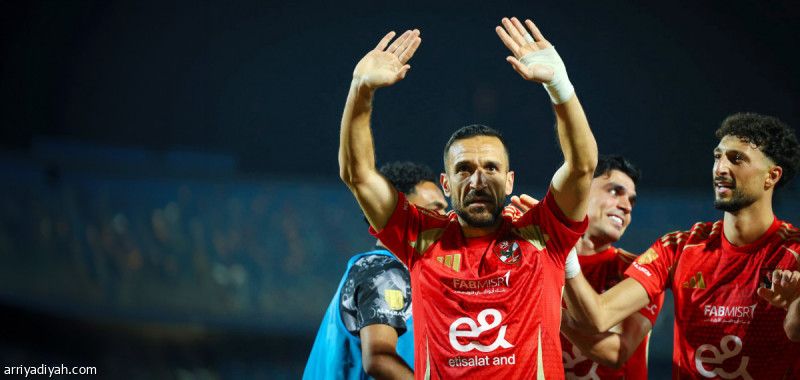 بعد 9 أعوام.. الأهلي يترك معلول