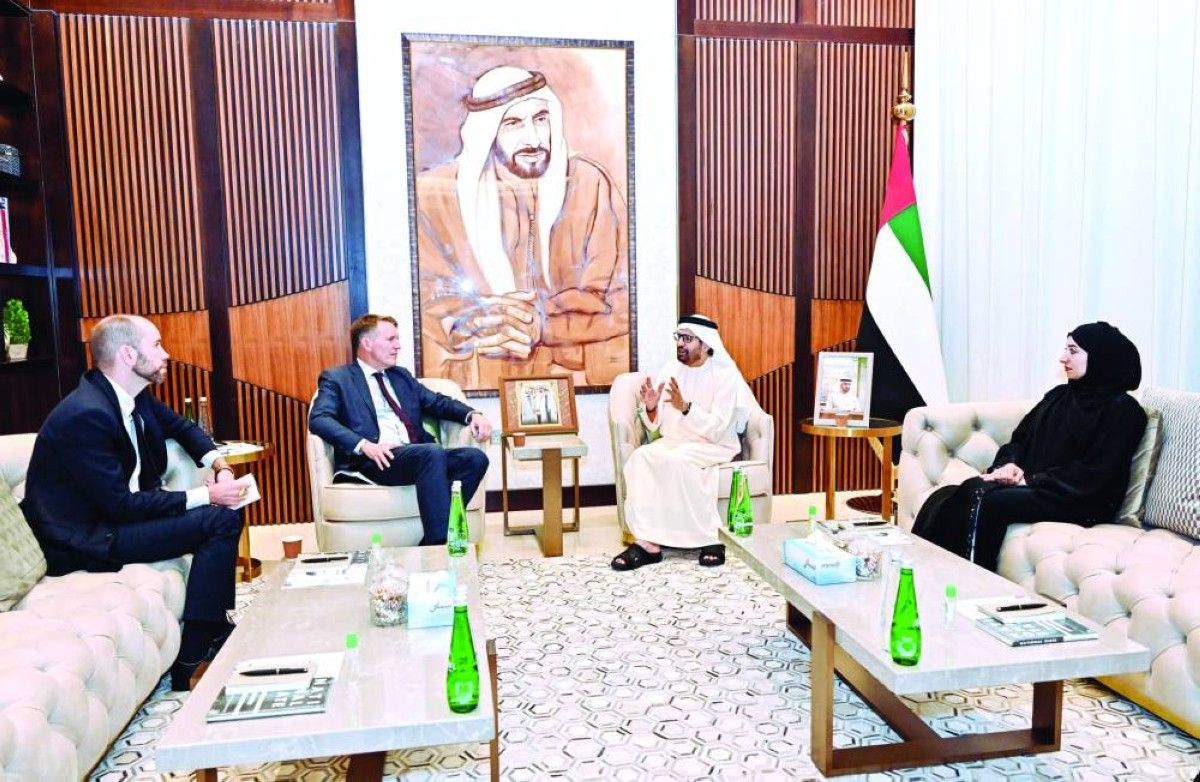 بحث تعزيز التعاونبين الإمارات والسويد