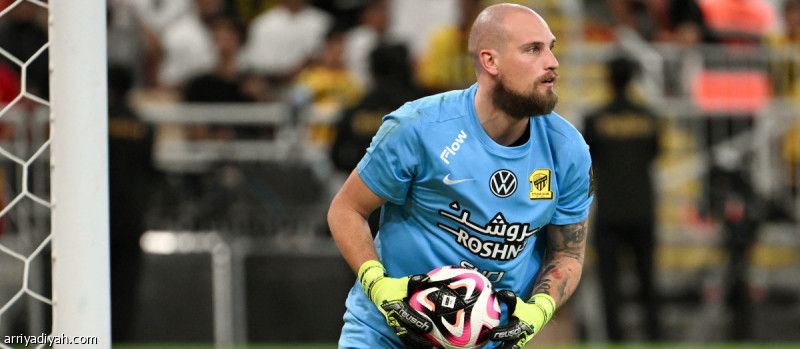 الثلاثاء.. لمباينين ينهي معاناة رايكوفيتش