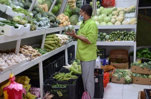 رسمياً: الموارد البشرية تُحدد الجنسيات المسموح لها بالعمل في محلات الخضار بالرياض اعتبارًا من 1447