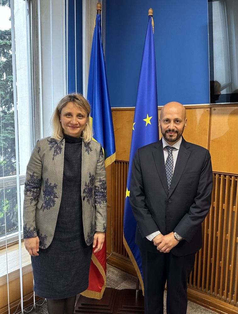 نائب رئيس الوزراء وزير التنمية الاقتصادية والرقمنة بمولدوفا تجتمع مع سفير قطر