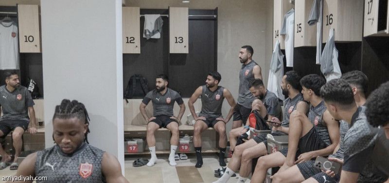 البحريني يواجه الصقور بخيارات «خليجي 26»